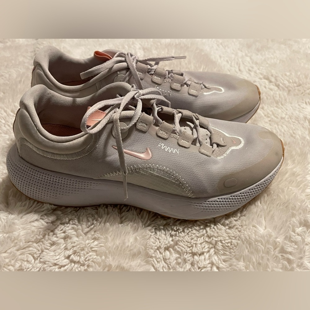 Nike React Escape Run RN Running Womens SZ 6.5 Gray White Pink